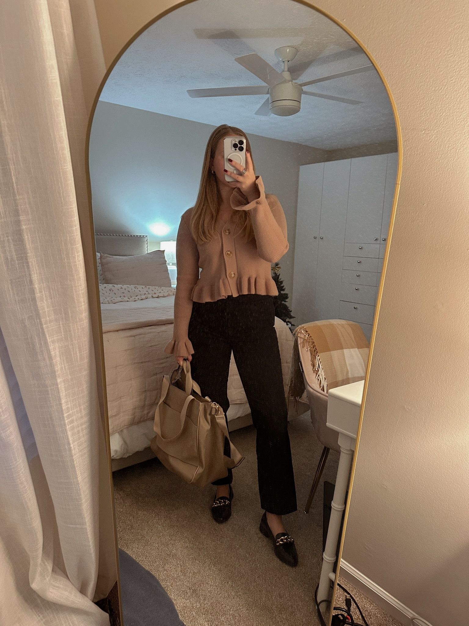 To the office 🏃🏼‍♀️