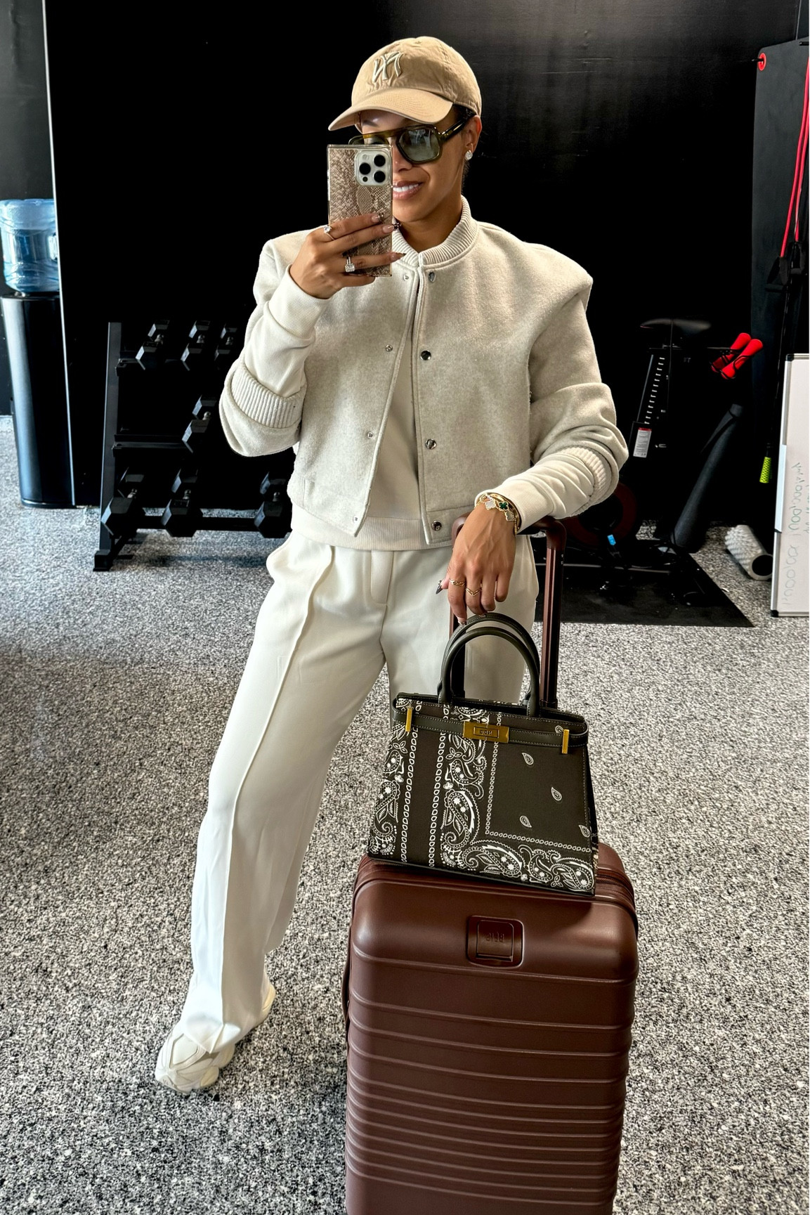 Monochromatic travel fits are my favorite! Of course I'm giving Elevated Casual ✈️💅🏽

#LTKStyleTip #LTKActive #LTKTravel