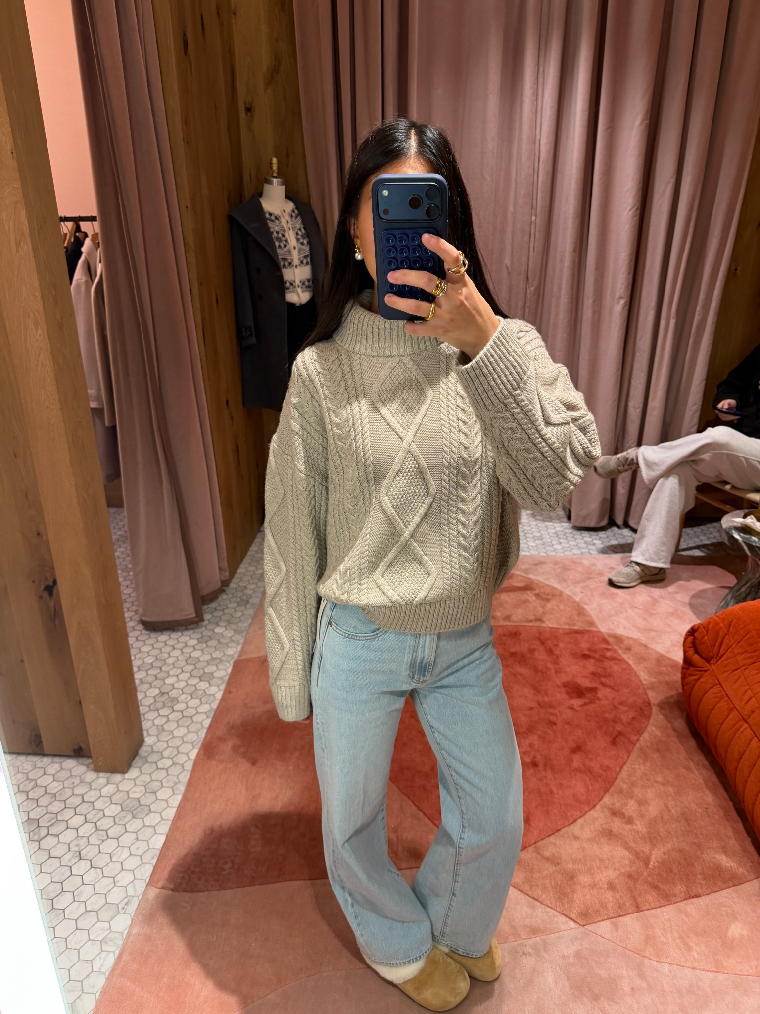 size M sweater size 25 jeans