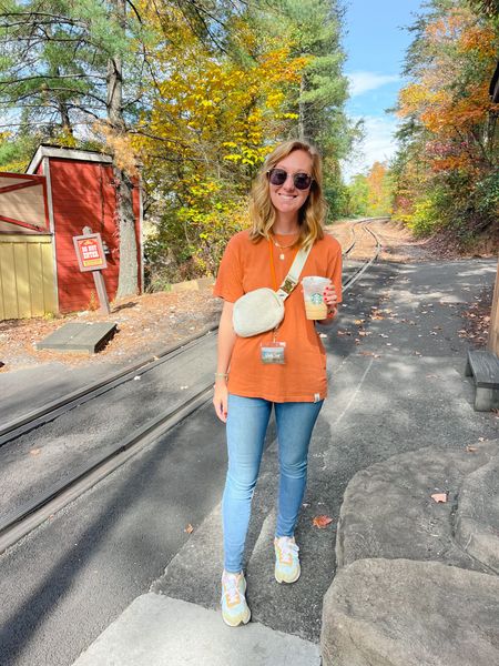 just blending in with the fall foliage! 😂 this tee has been on rotation.. it’s so comfy and soft and the perfect rust color for this time of year! also switched out my summery crossbody for this amazon sherpa one (got it last year and it held up great with daily use!)

fall outfits, jeans 

#LTKfindsunder50 #LTKSeasonal #LTKtravel