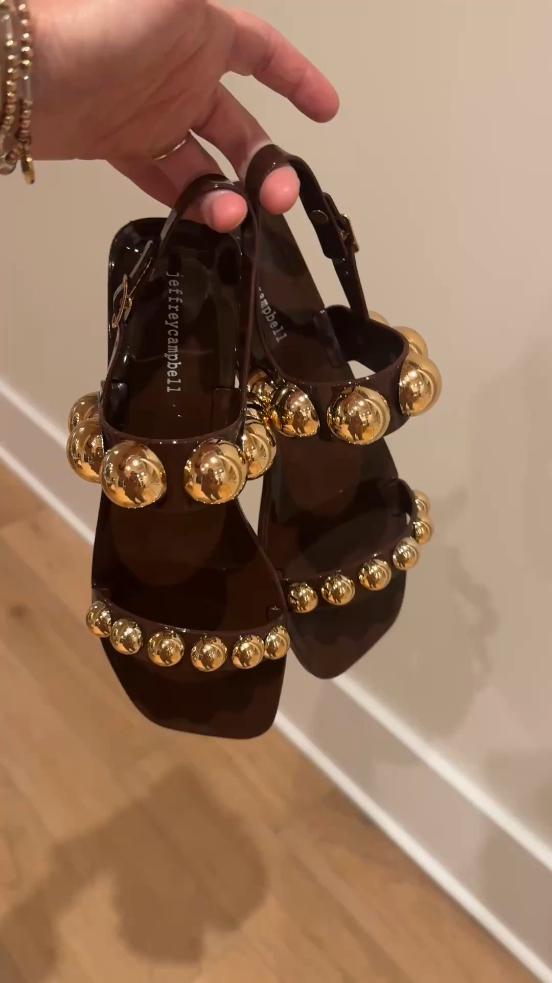 Jelly sandals 

#LTKgrwm