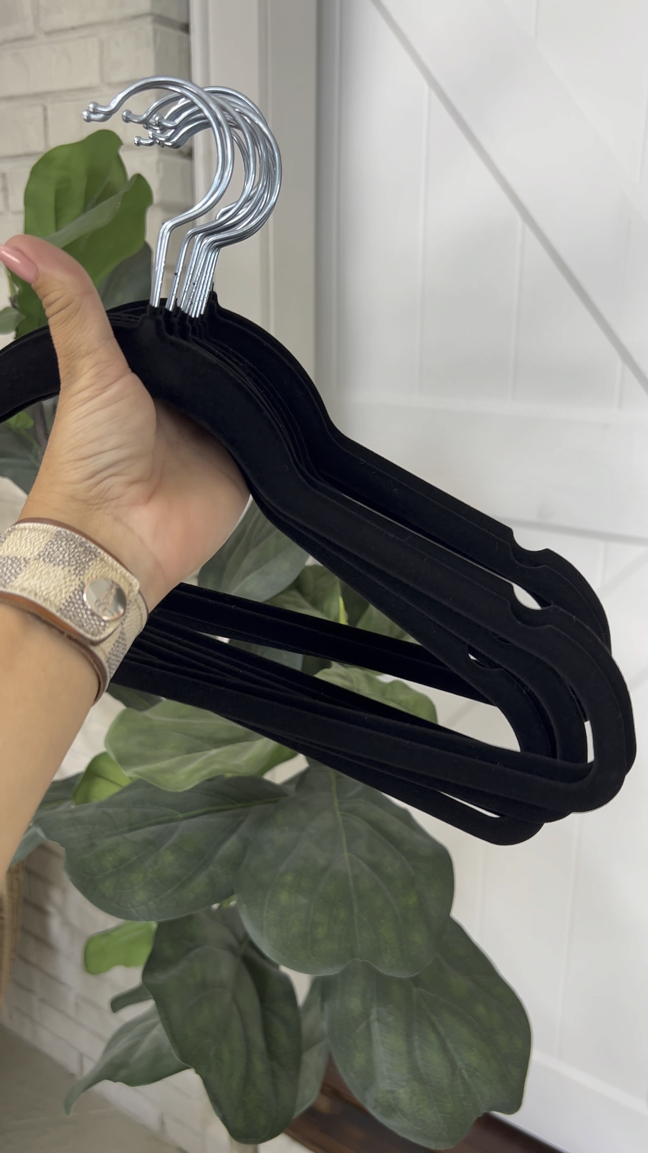 Worth every penny
Velvet hangers 
#founditonamazon
#amazonhome #closetmakeover

#LTKhome