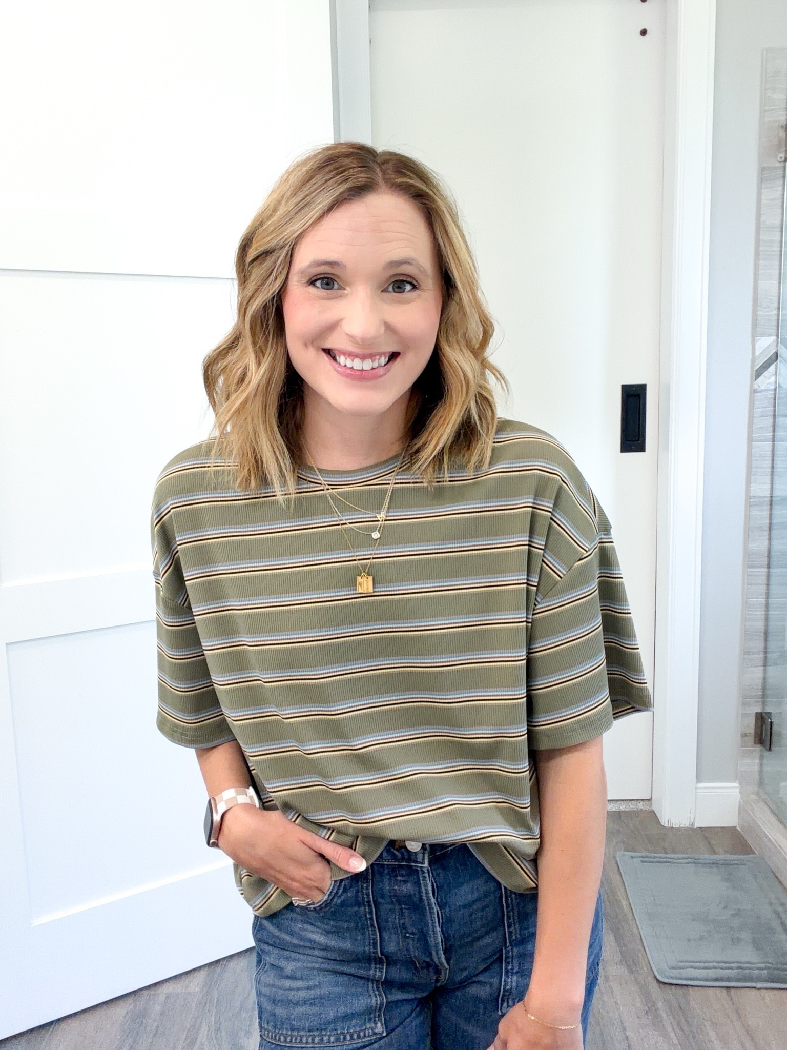 My favorite everyday outfit! Loving this cutie striped top paired with my favorite denim! 

Striped tee / casual outfits / casual mom style / everyday outfits