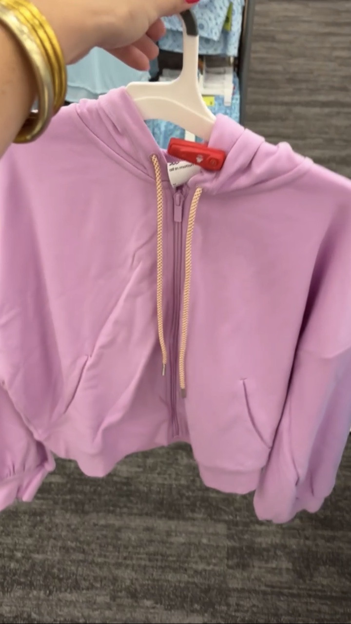 Loving this color!! 💜 Perfect for errands, walks, travel days, or after workouts!

#LTKootd #LTKfitnessgoals #LTKSeasonal