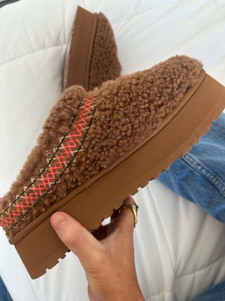 Ugg tazz slippers- fall shoe of the season!!! Sizing runs tts- but if you’re inbetween size up to the next closest whole size! 

#LTKshoecrush #LTKSeasonal