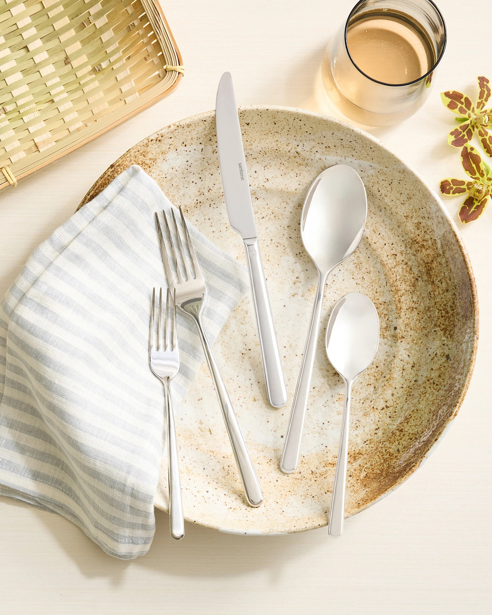 Gia Minimalist 20 Piece Flatware Set | Quince
