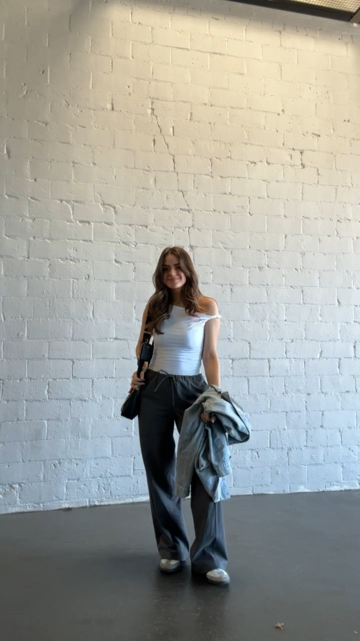 OOTD - Work, Errands, School Pick Up

top (S), shirt jacket (S), pants (S), sambas (size down 1/2 size)



#LTKWatchNow #LTKSeasonal #LTKStyleTip