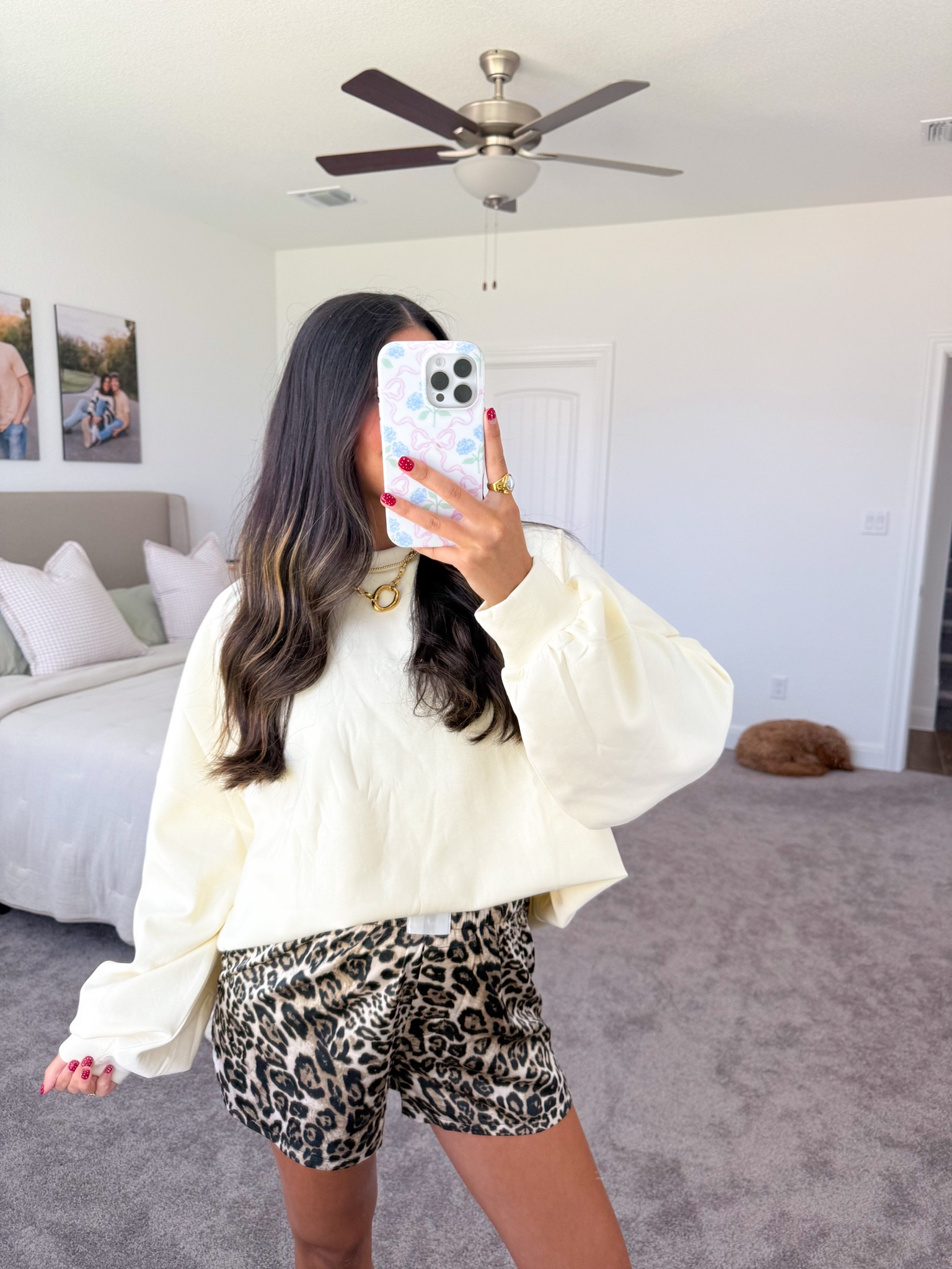 crewneck & shorts are from @shopheylovely on insta 🩷 

wearing a size small in both 