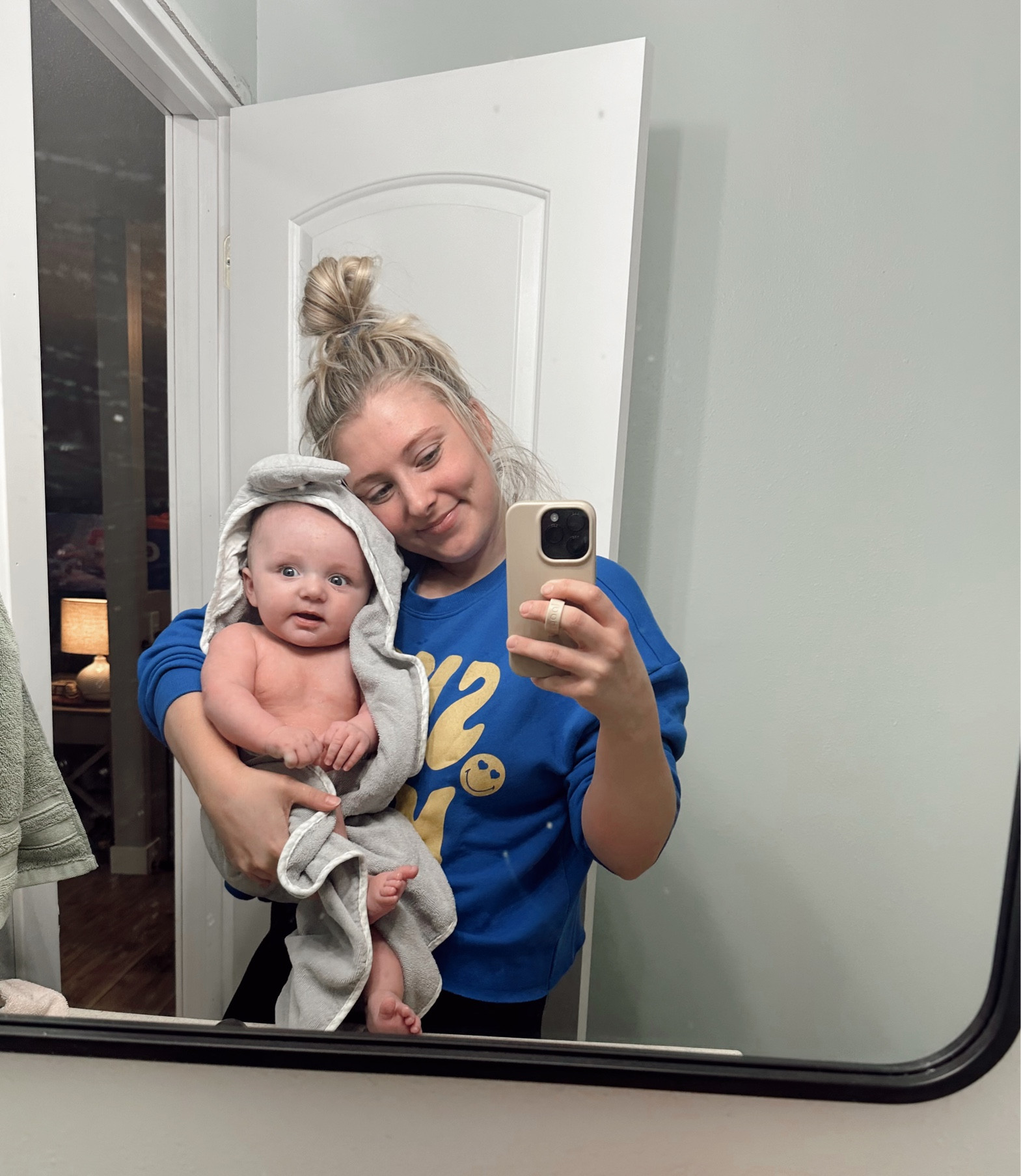 This sweatshirt is 50% off at target! I sized up for a baggier look! I love it! Also, shop my favorite leggings from target! Legit feel like Lululemon leggings! 

#LTKfit #LTKsalealert #LTKSale