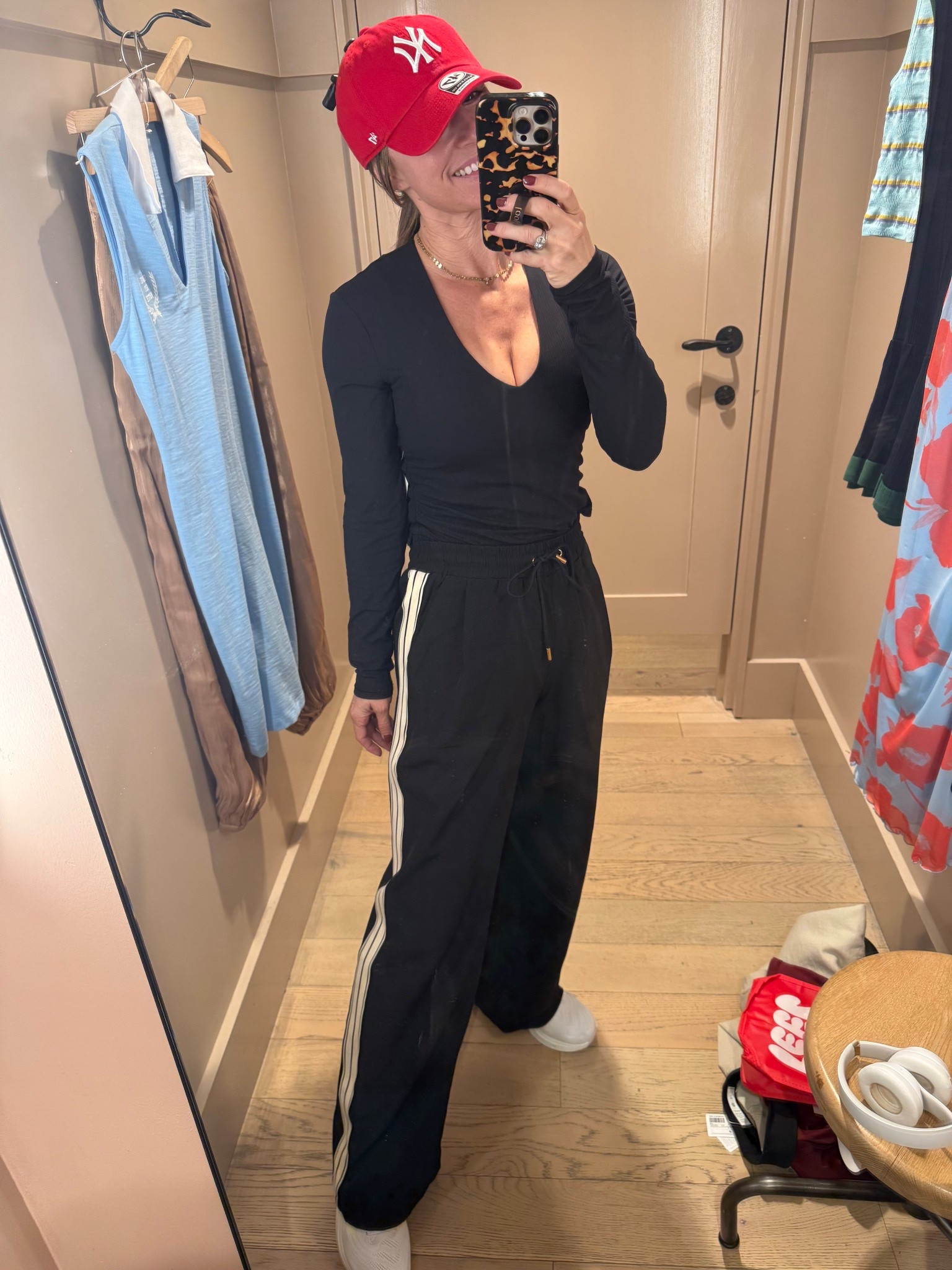 AthLeisure, workout wear, track pants, MOM style 

#LTKmomlife #LTKfitnessgoals #LTKOver40