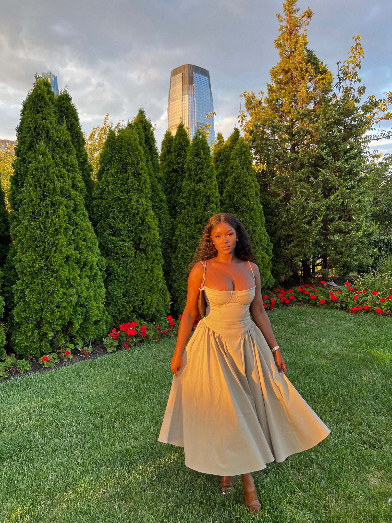 My Viral House of cb dress, I’m wearing D-E cup and Small dress