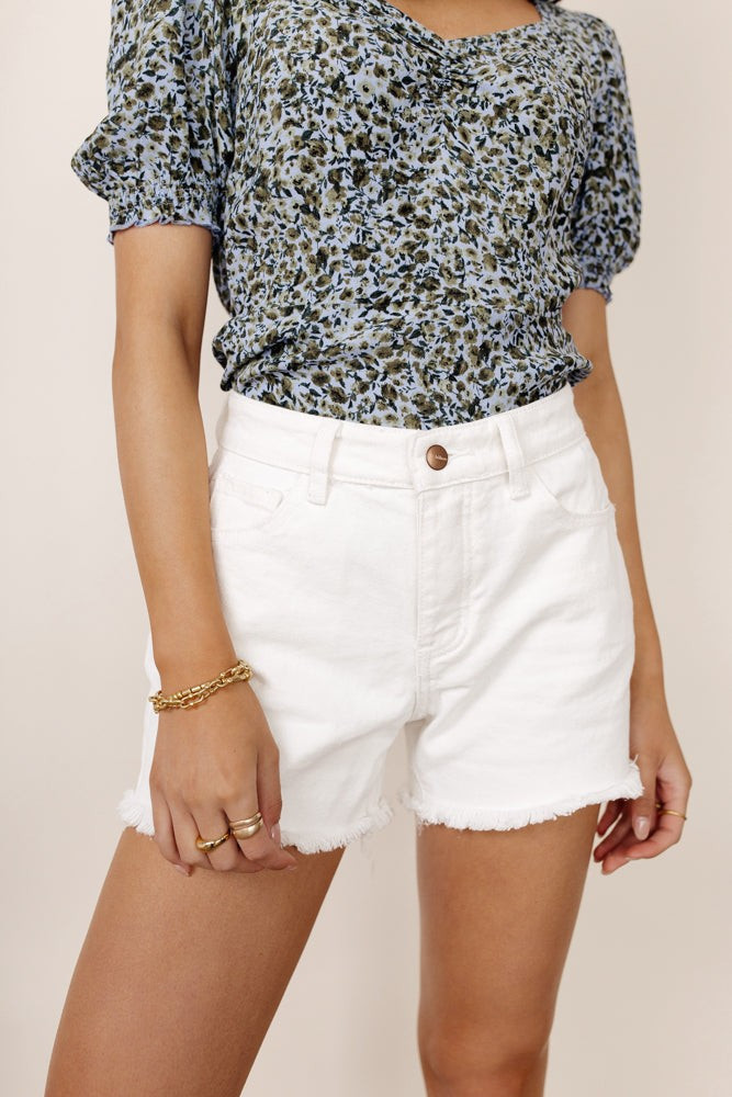 Raelynn Denim Shorts In White | Böhme US