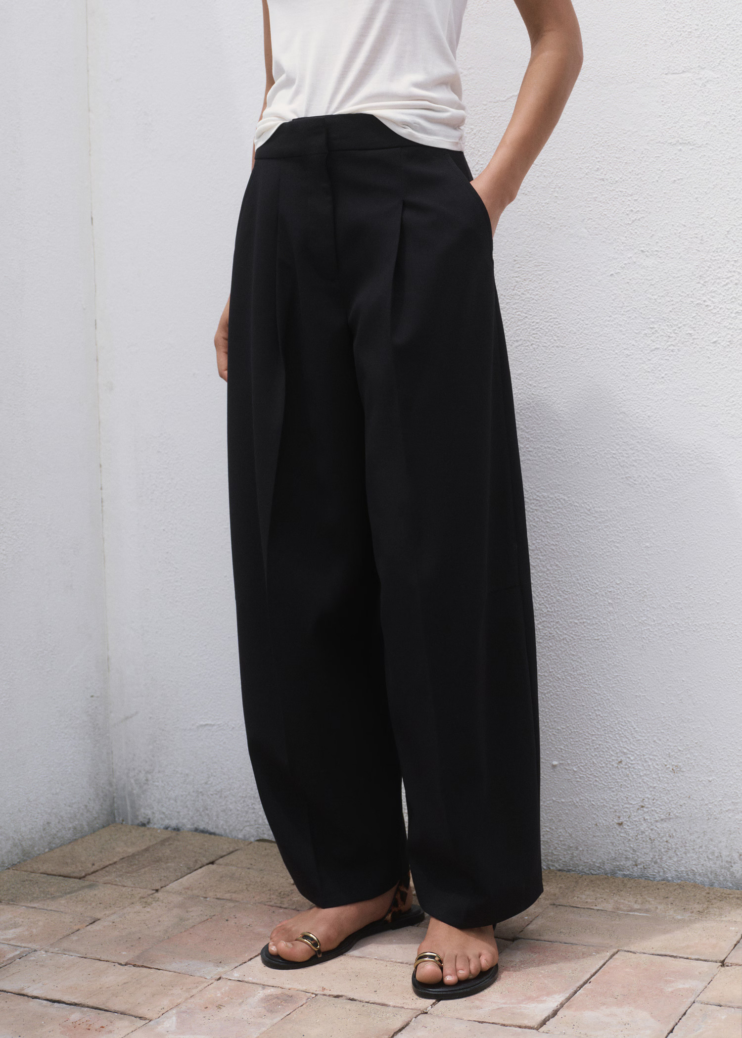 Pleated wide leg trousers - Women | MANGO United Kingdom | MANGO (UK)