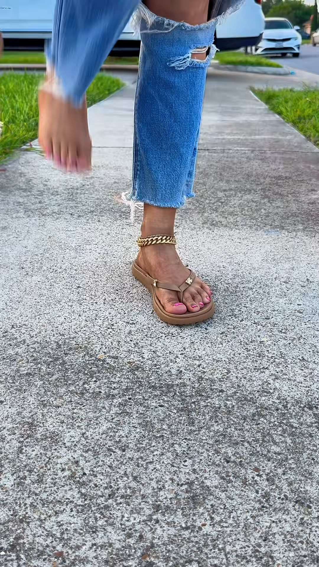The Hey Dude flip flops are back! #heydude #heydudeflipflops #heydudesandals #summersandals #ad @HeyDude  

 #LTKHome #LTKSwim #LTKTravel