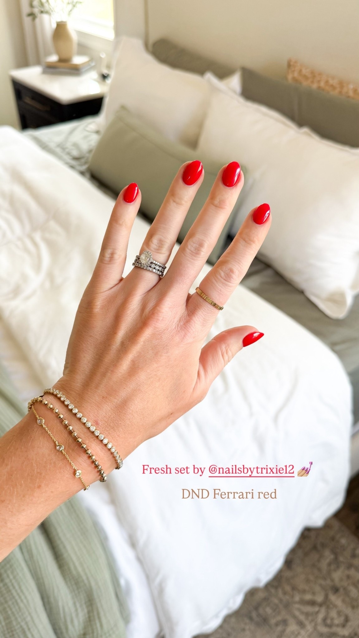 Fresh set by @nailsbytrixie12 💅🏼 DND Ferrari red