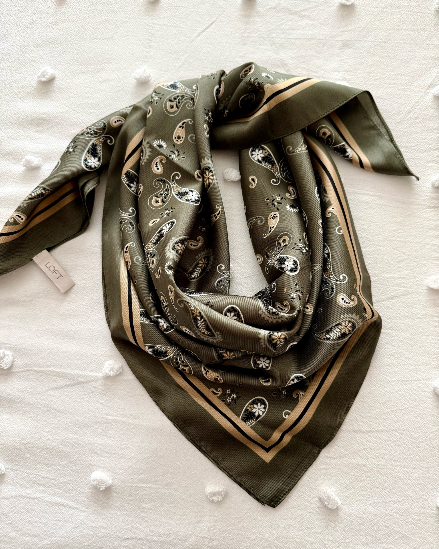 I just love scarfs! So cute and versatile! And this one is perfect for fall and on sale now! 


Fall scarf, fall accessories, Olive scarf

#LTKSeasonal #LTKmomlife #LTKSaleAlert