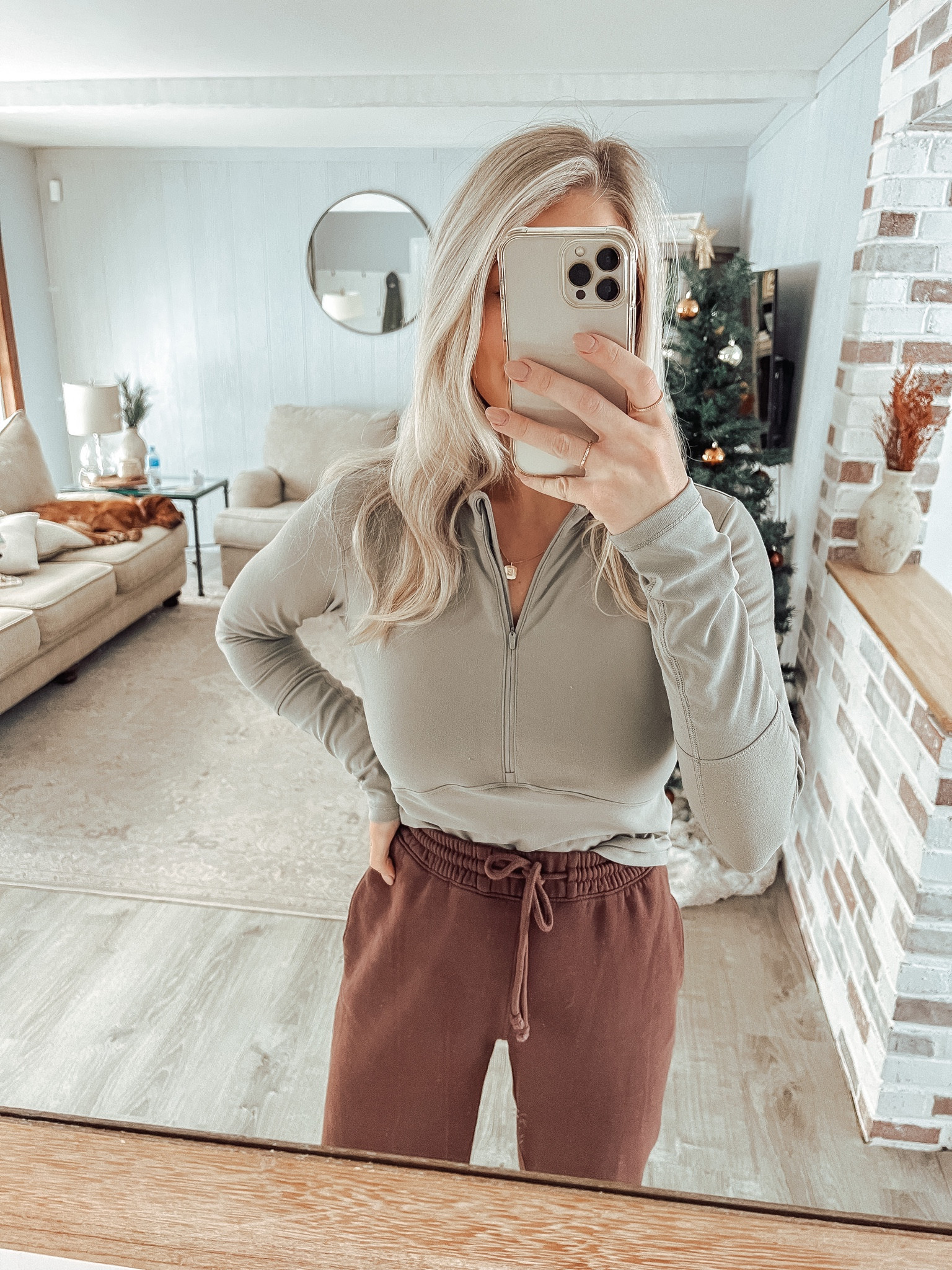 Abercrombie Sunday Jogger Sweatpants (XS) 
Amazon cropped half zip 

#LTKfit