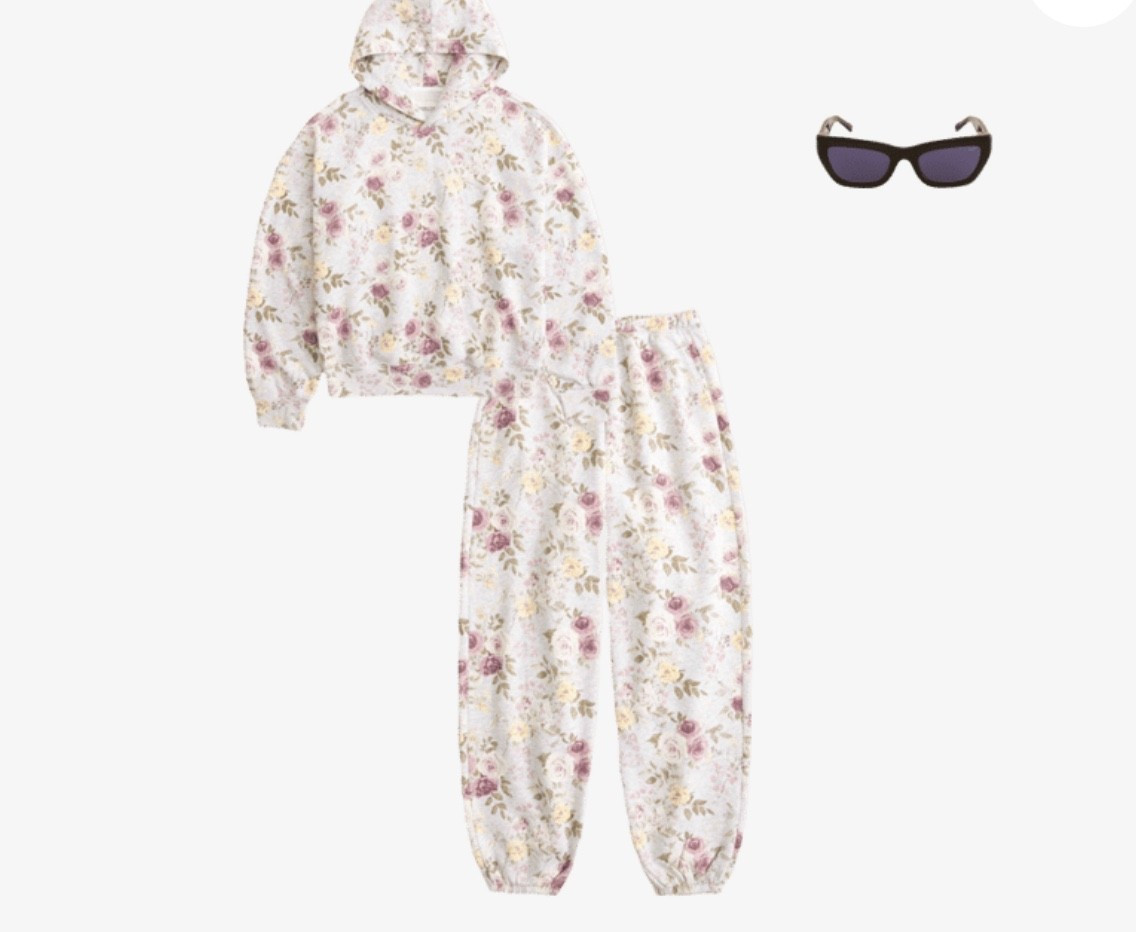 New matching set
Winter outfit 
Gift idea 
Abercrombie finds 

#LTKFindsUnder50 #LTKFindsUnder100 #LTKGiftGuide