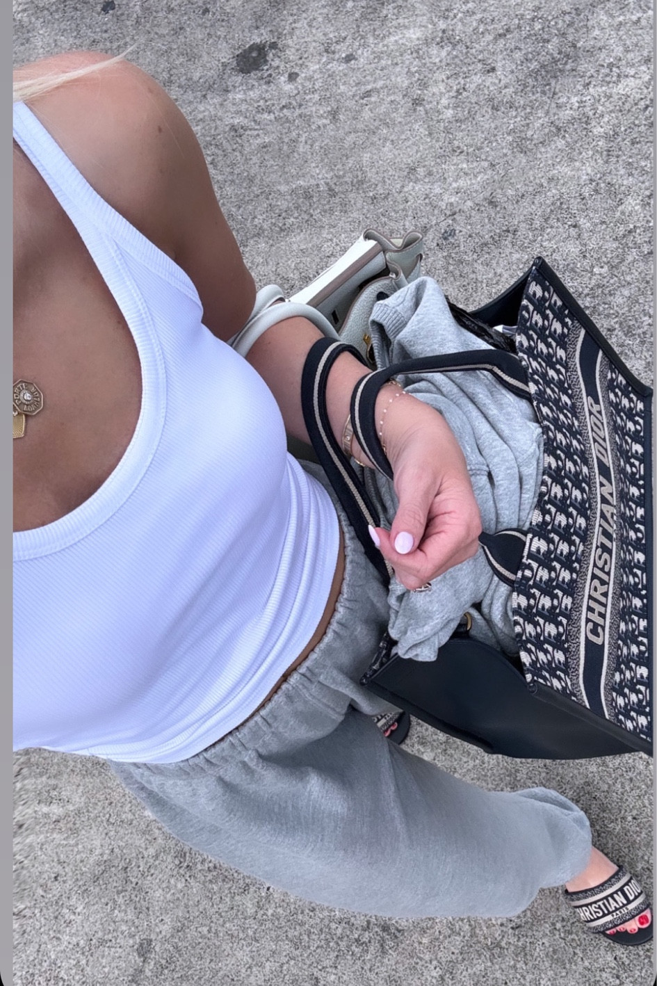 Fav tank in the world 
In xs 
Automet sweats are my fav Amazon sweats in xs 