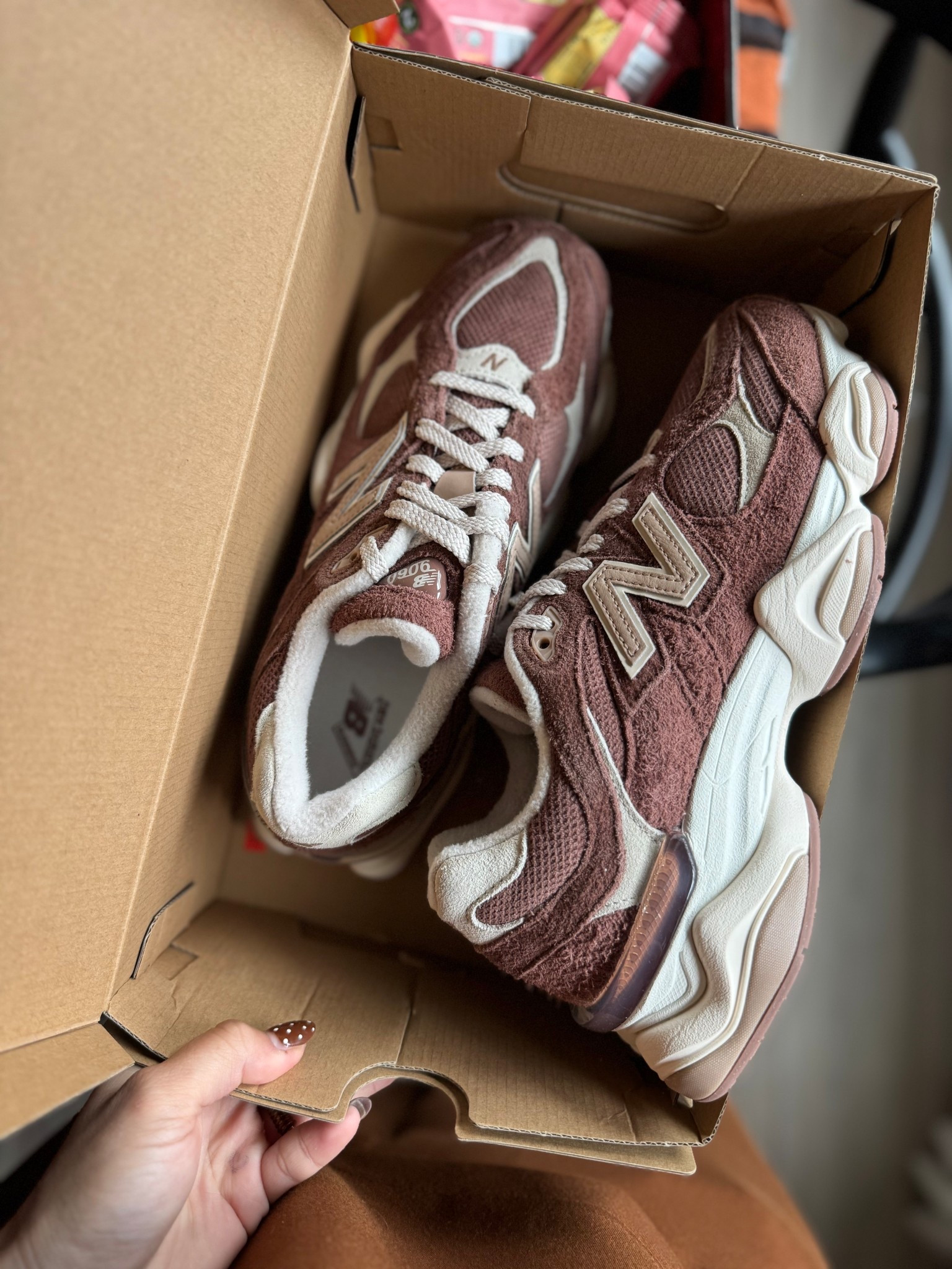 New balance 9060 in Timber Wolf/rich oak

#LTKShoeCrush