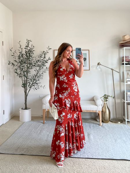 
What to wear to a Wedding this Fall & Winter 2023
The prettiest floral dress, the perfect dress for a fall wedding, special occasion, special event

Wearing a size Large, need the straps taken in

#LTKmidsize #LTKwedding #LTKSeasonal