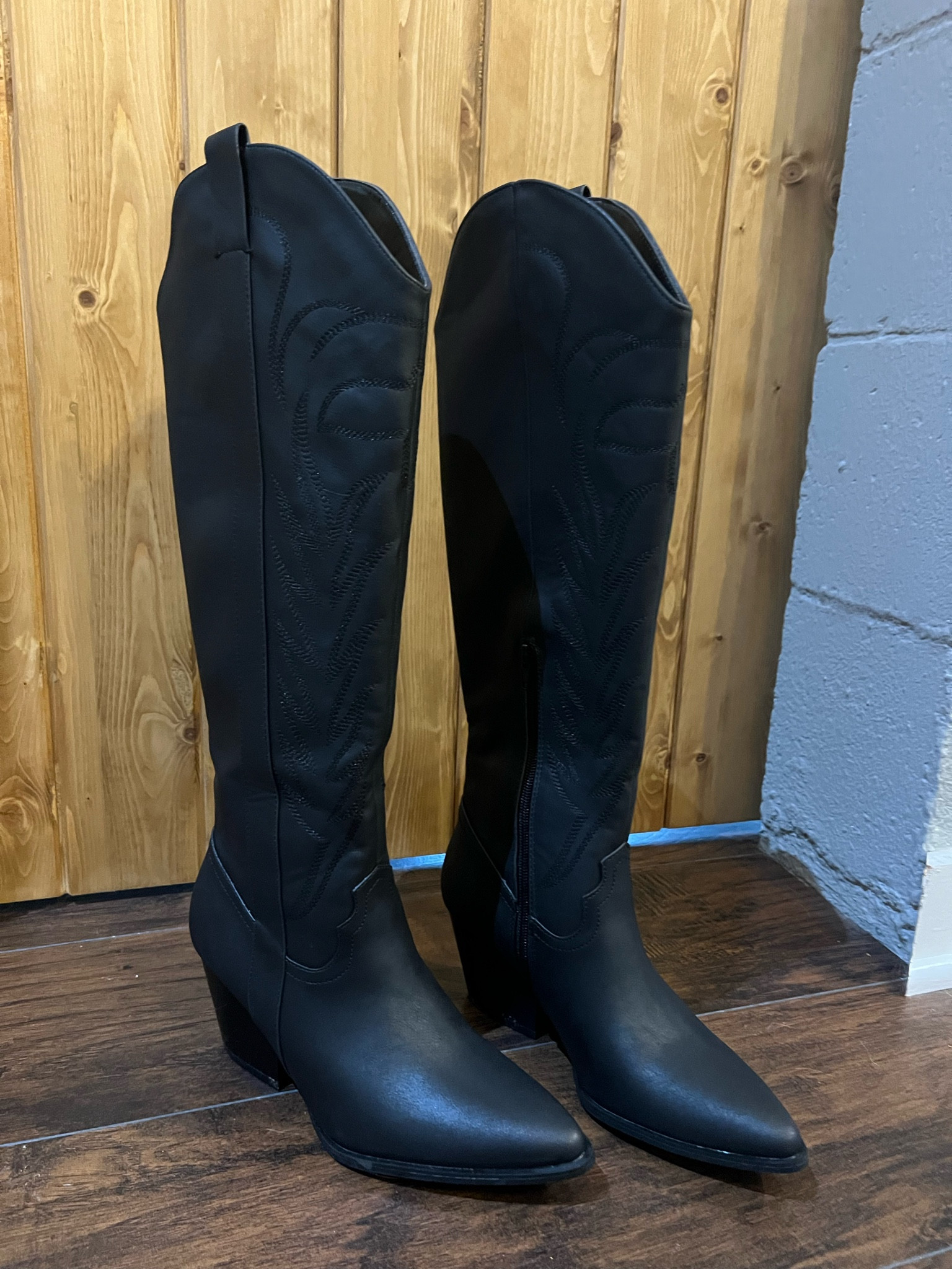 cowboy boots, game day outfit, country concert outfit, football season, football outfit, tailgate outfit 🎶🤠🫶🏼🏈📣😍 

#LTKSeasonal #LTKShoeCrush #LTKFindsUnder100