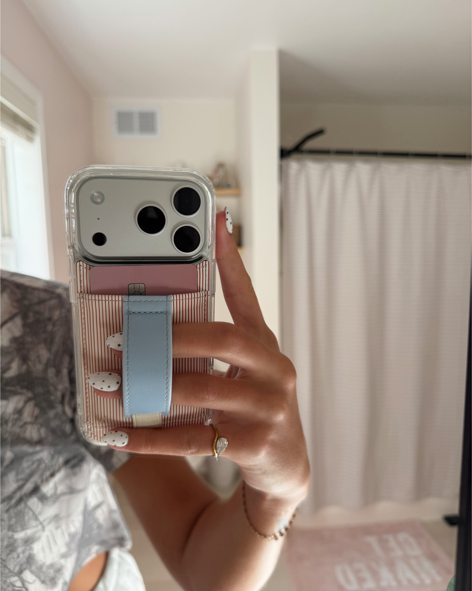 My absolute favorite phone cases…with a card holder (can fit 3 cards) and a loop!!

Code:HAMMER10 at checkout 

#LTKFindsUnder50 #LTKFamily #LTKWorkwear