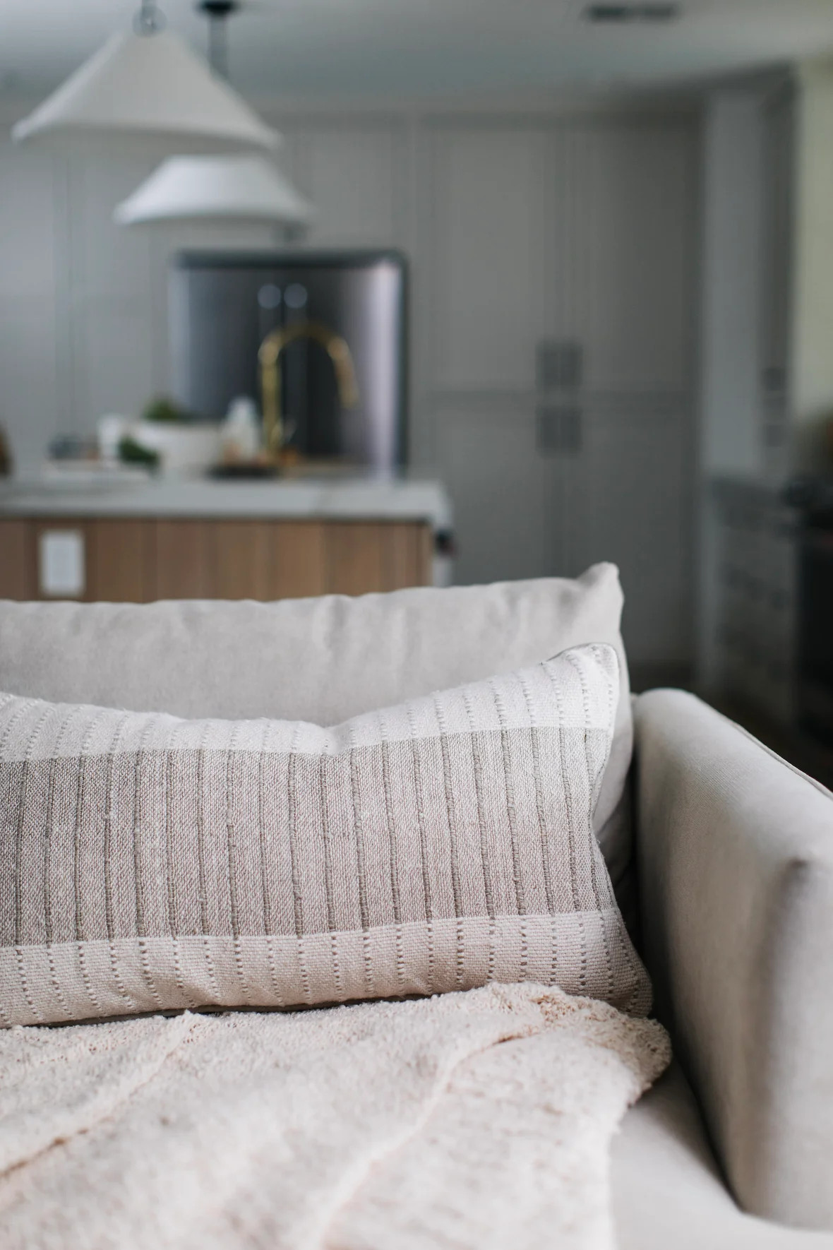 Irina Lumbar Pillow | THELIFESTYLEDCO