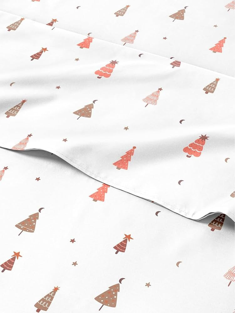 Full Christmas Tree Sheet Set - Holiday Xmas Pattern Bedding Set - Deep Pockets - Snug Fit - 4 Pi... | Amazon (US)