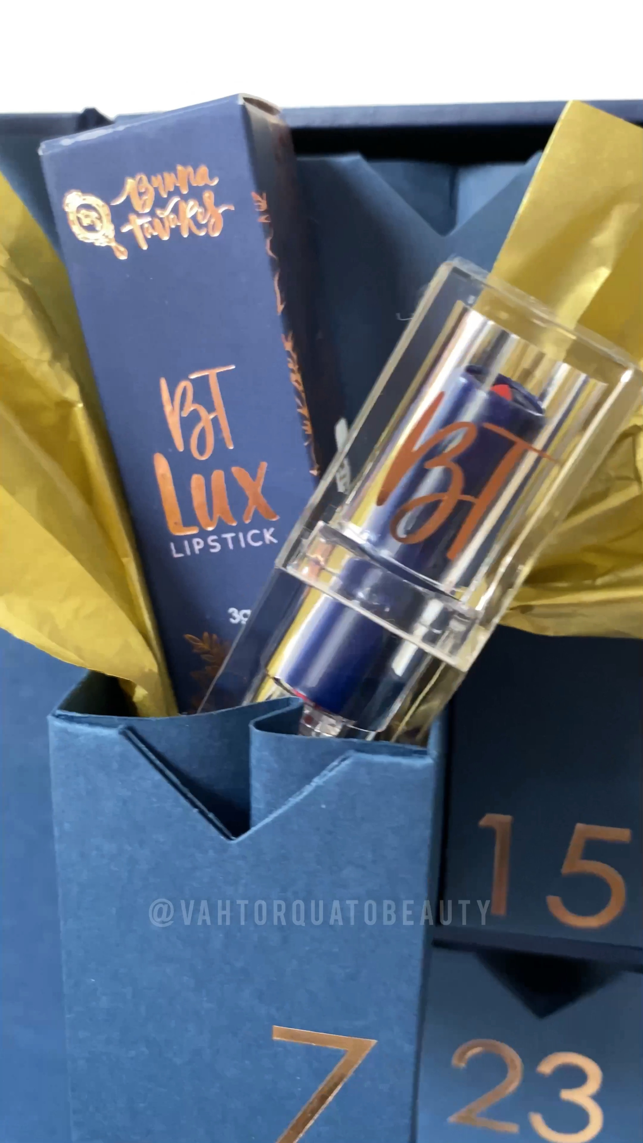 Hoje vim mostrar o batom #BtLuxAna de Linha Bruna Tavares que é um vermelho super luxuoso que você precisa conhecer e add na sua coleção! 💄♥️

#LTKstyletip #LTKbrasil #LTKbeauty