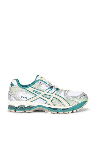 GEL-NIMBUS 10.1 Sneaker in White & Rainy Lake | Revolve Clothing (Global)