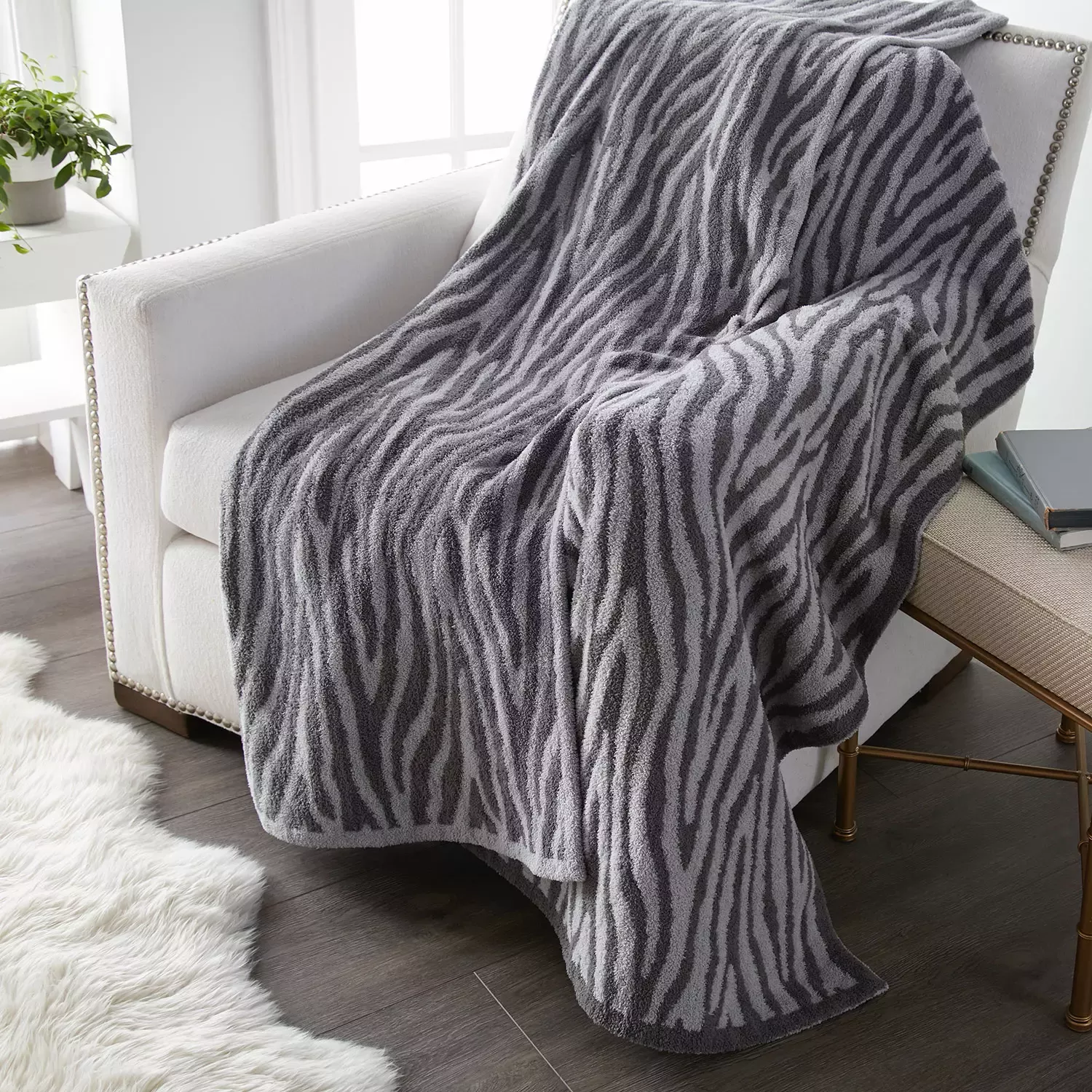 Crafted by Catherine Giraffe Print order Cozy Knit Throw - Barefoot Dreams Dupe