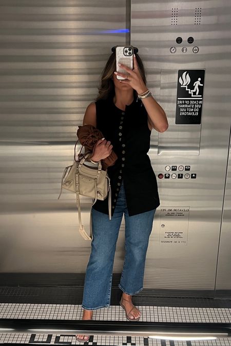 Can’t tag the tops I wore on this trip but here are all the jeans, bags and shoes I wore in NYC 

This style of jeans is my go to in every wash and rip #abercrombie

#LTKWorkwear #LTKStyleTip #LTKSeasonal