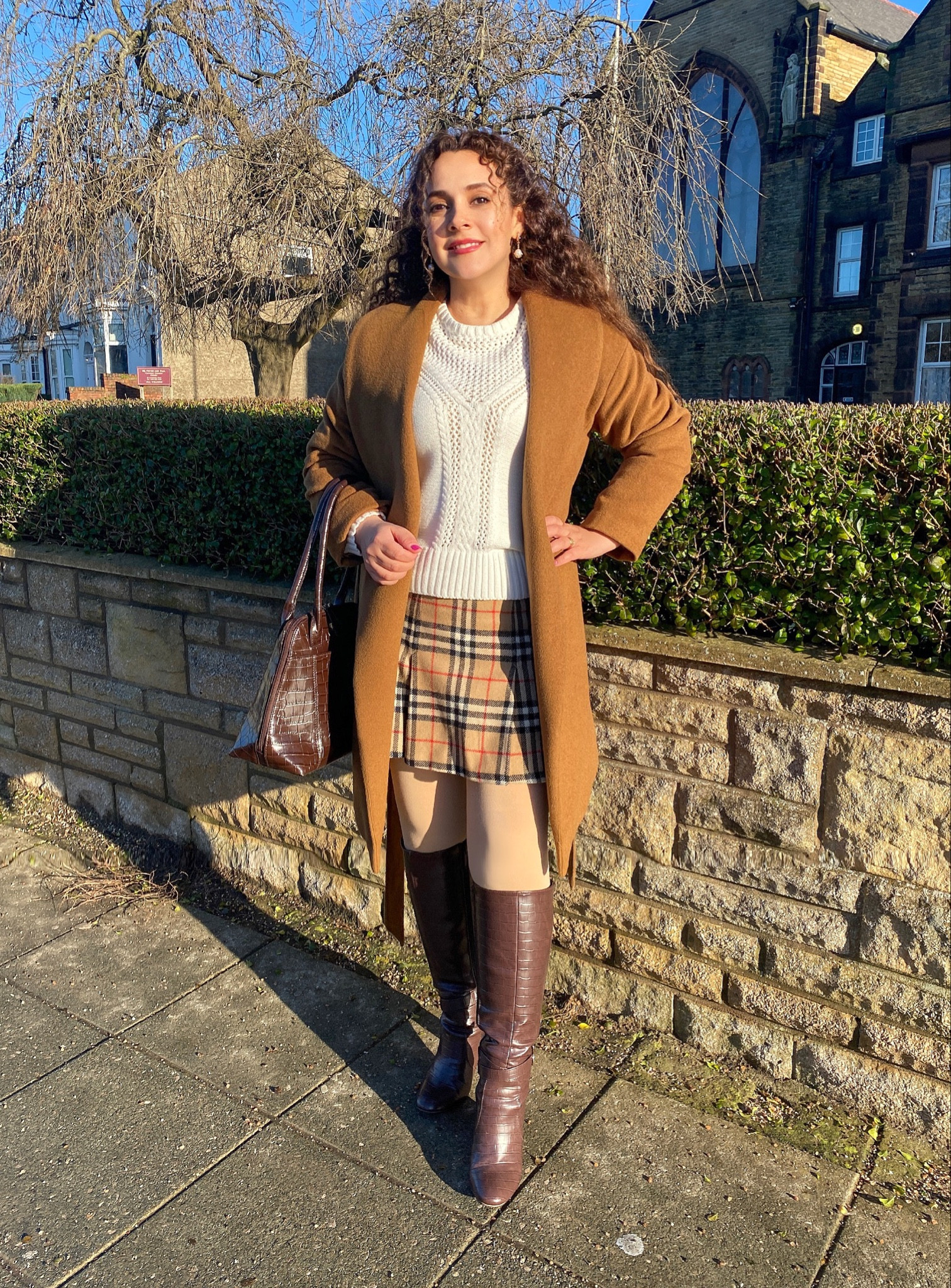 Sunny winter day in style ☀️🤎✨🤍

#classyfashion #ukfashionblogger #classicstyle #elegantoutfit #timelessfashion #femininestyle #fashiongals #fashionblogger #stylingtips #topfashiontrends #fashiondiary #fashioninfluencer #contentcreator #pinterestgirl #parisianstyle #discoverunder10k #burberryskirt #gossipgirl #blairwaldorf #oldmoneystyle #ugccreator #styleinspo #luxuryaesthetic #luxurylifestyle  #momentsofchic #winterfashion

#LTKeurope #LTKstyletip #LTKSeasonal