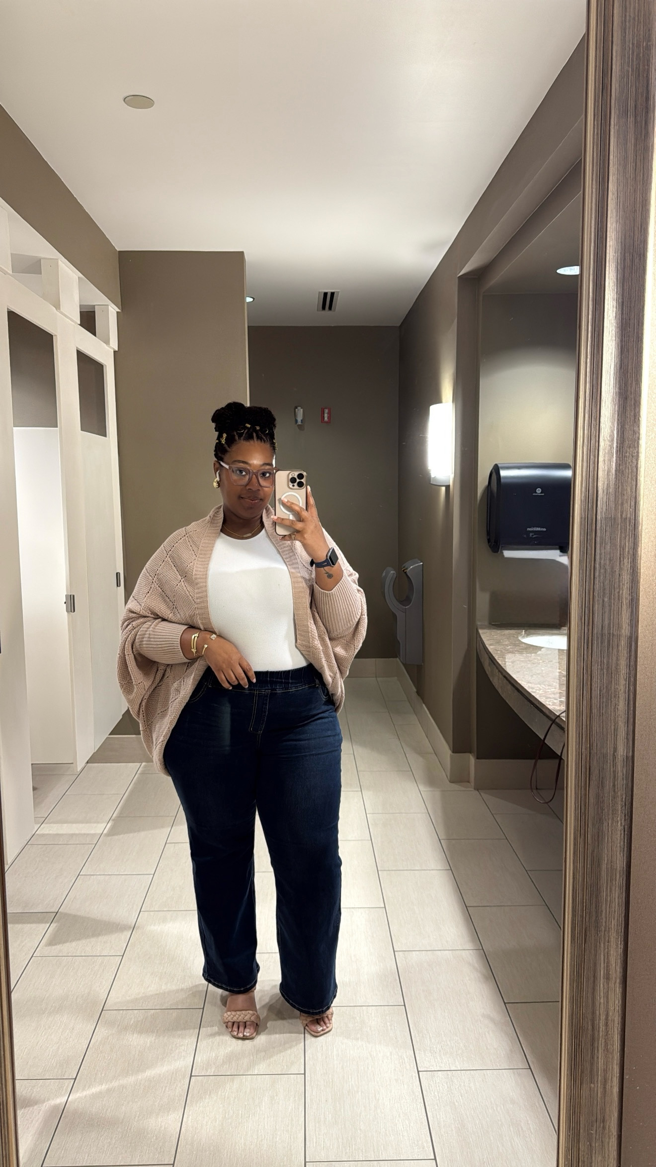 Corporate Causal Curvy OOTD 

#LTKPlusSize