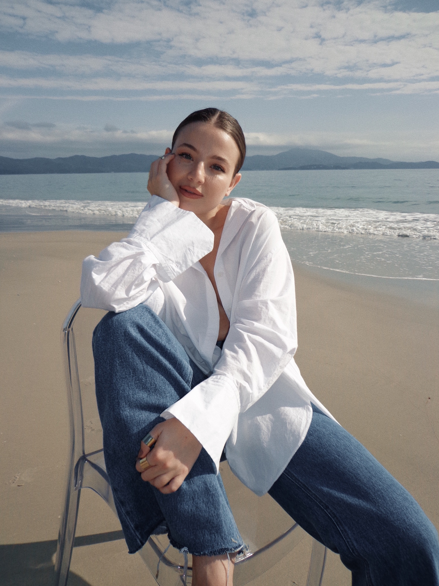 aquele look básico que fica lindo em diversas ocasiões

calça jeans + camisa branca over 🤍

#LTKbrasil #LTKsalealert