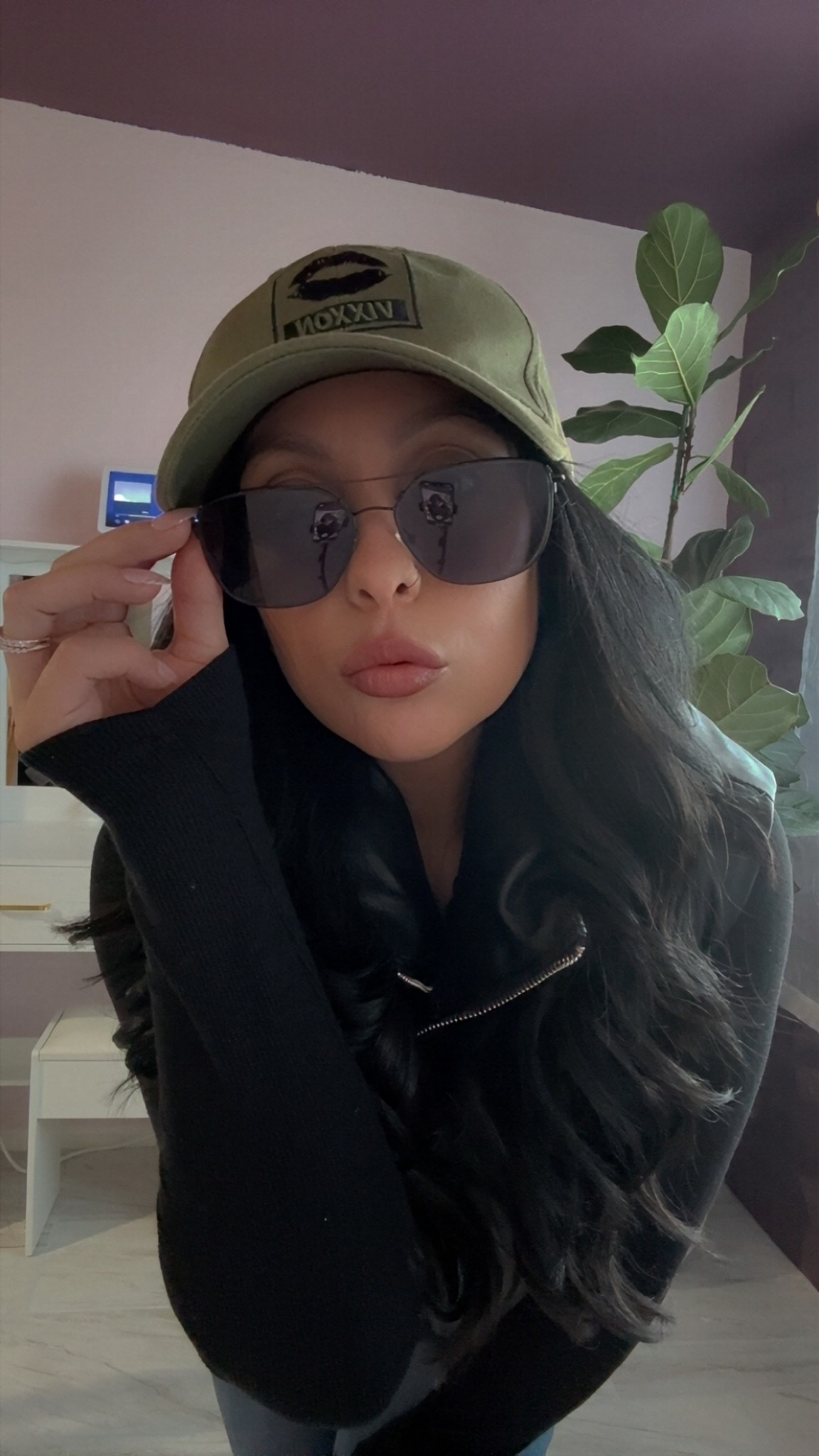 Very lightweight everyday sunglasses. They also come in different colors 😎 (mine are prescription so I had the lenses custom shaded)

#LTKgrwm #LTKdayinmylife #LTKootd