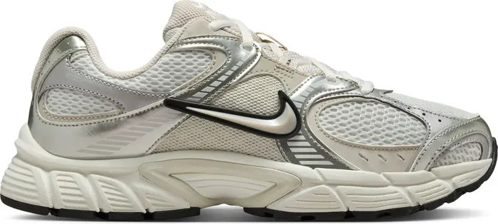 V5 RNR Sneaker (Women) | Nordstrom Rack