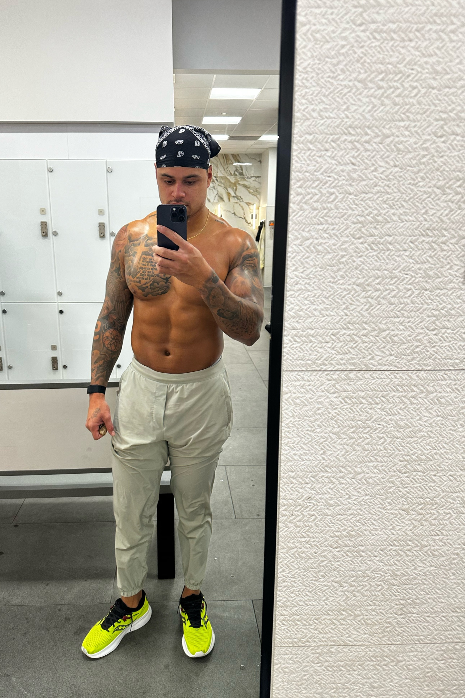 These workout joggers are the best I’ve ever had easily. They dry fast and are very flexible. 
-
#pants #joggers #fitness #fit 

#LTKfitness #LTKstyletip #LTKU