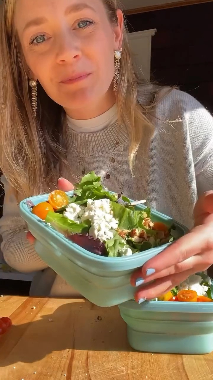 My grandma always said if you fail to plan, then you plan to fail. 🙂‍↔️
.
Meal prep has been so key in keeping my body healthy these past few months. 💪🏼
.
I’ll shred up the entire rotisserie chicken in my @bbq_dripez Secondz container, then use as much as I need throughout the week. 
.
The smaller containers make the perfect lunch size it makes a killer nourish bowl.
.
Ingredients: 
Quinoa, shredded chicken, edamame, feta cheese, chickpeas, tomatoes, lettuce, chopped almonds and a quick lemon vinaigrette. 
.
If I had tahini I would have added to the vin but my @shopritestores was too basic to carry it. 😂
.
#nourishbowls #recipe #foodcreator #mealprep #quinoabowl what to do with rotisserie chicken, how to meal prep, how to make a healthy lunch, meal prep containers, #grainsalad #quinoasalad