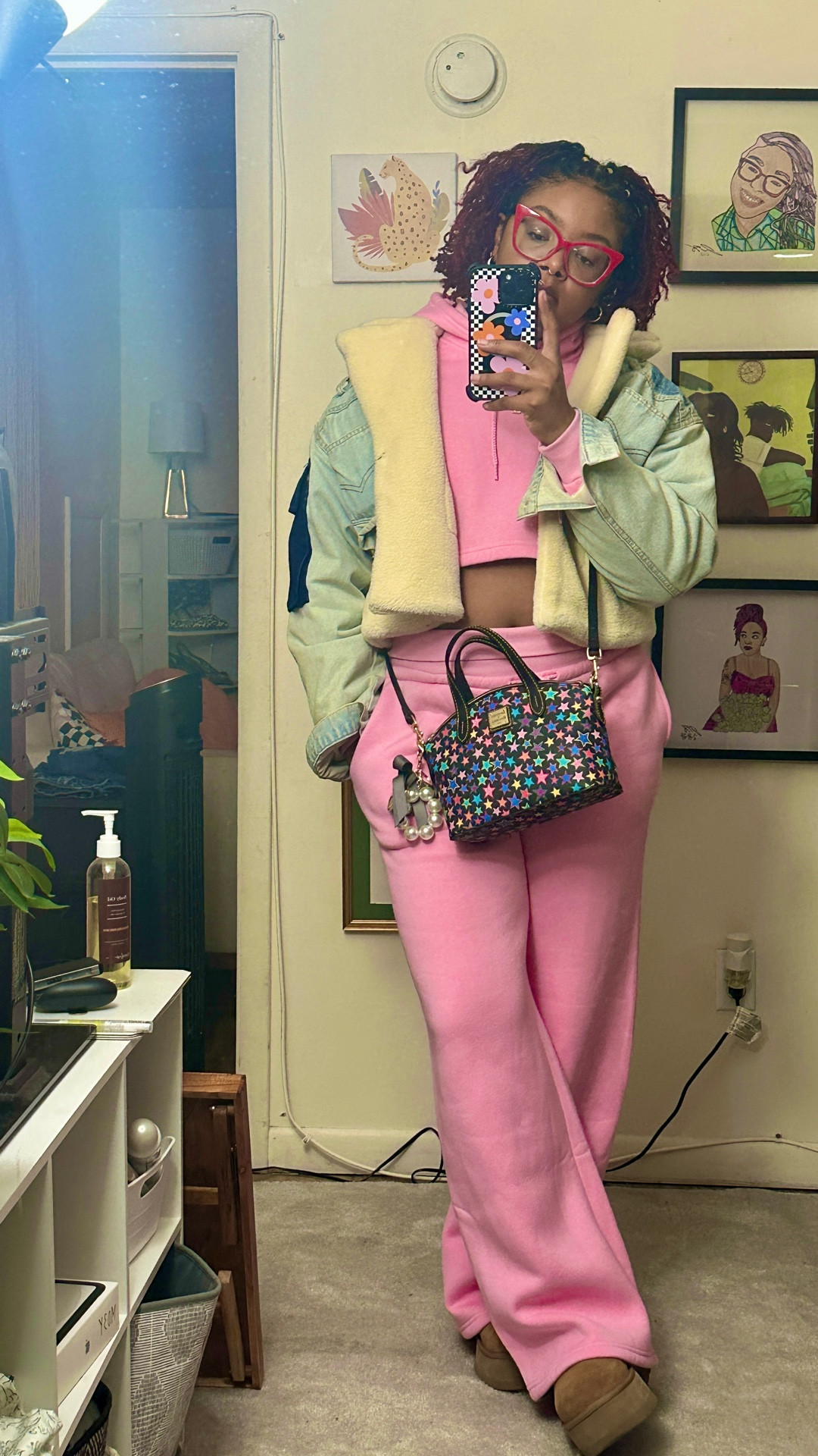 I like to be comfy when I dilly dally so a sweatsuit was the obvious option.
Sweatsuit is sold out fashion nova so I will link similar options! 