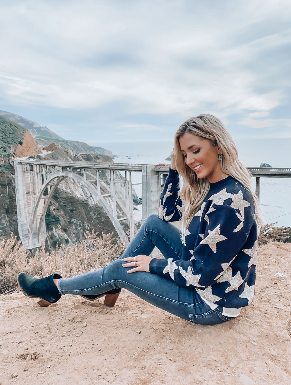 COCOLEGGINGS Women's Scoop Neck Long Sleeve Star Pullover Sweater Tunic Tops | Amazon (US)