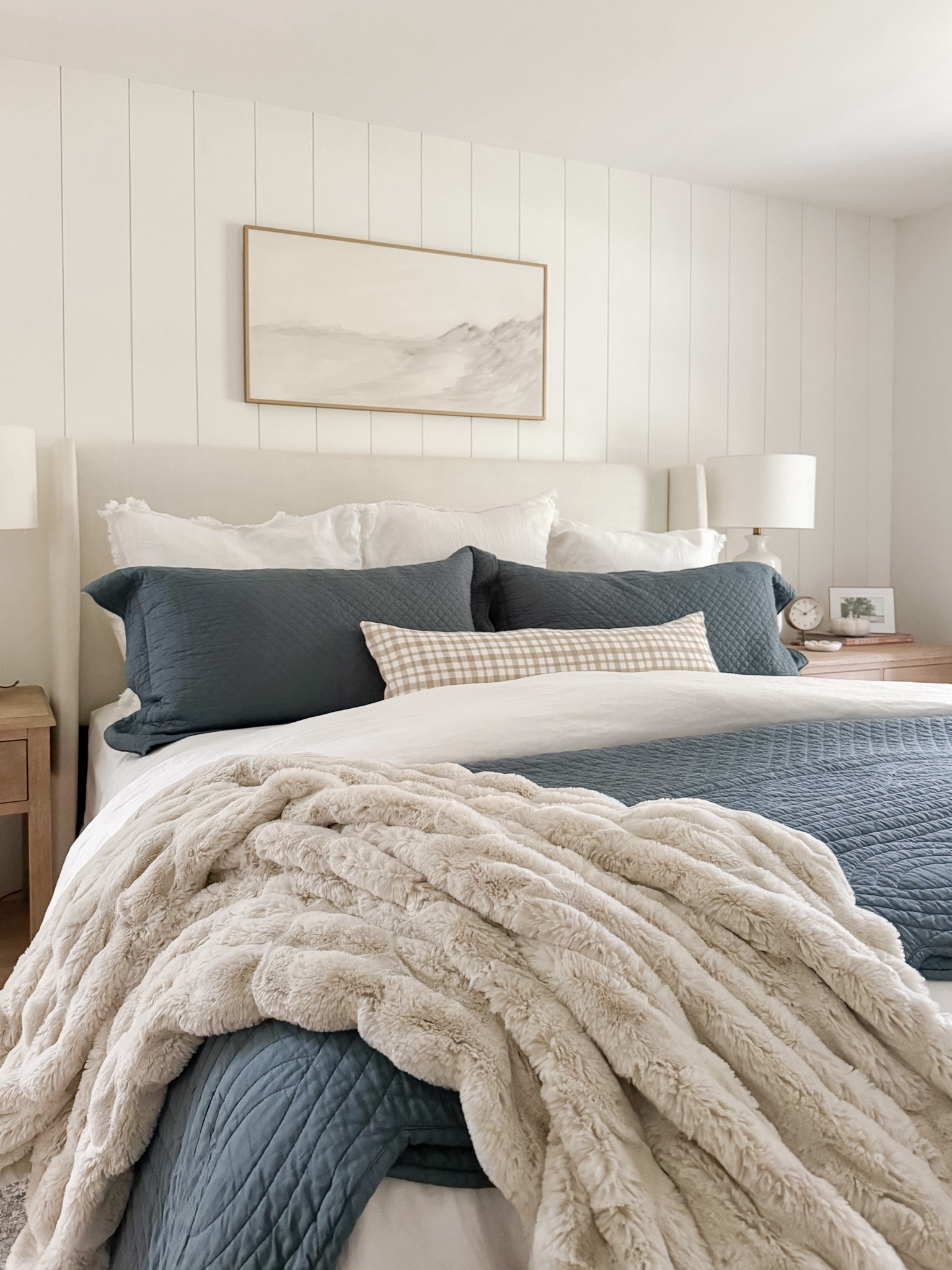 Modern Bedroom Design  Coastal bedroom

Home Home design  Modern home  Home decor  Bedroom design  Bedroom inspo  Bedroom finds  Bed Decor  Bedsheets  

#LTKHome #LTKFindsUnder100 #LTKStyleTip