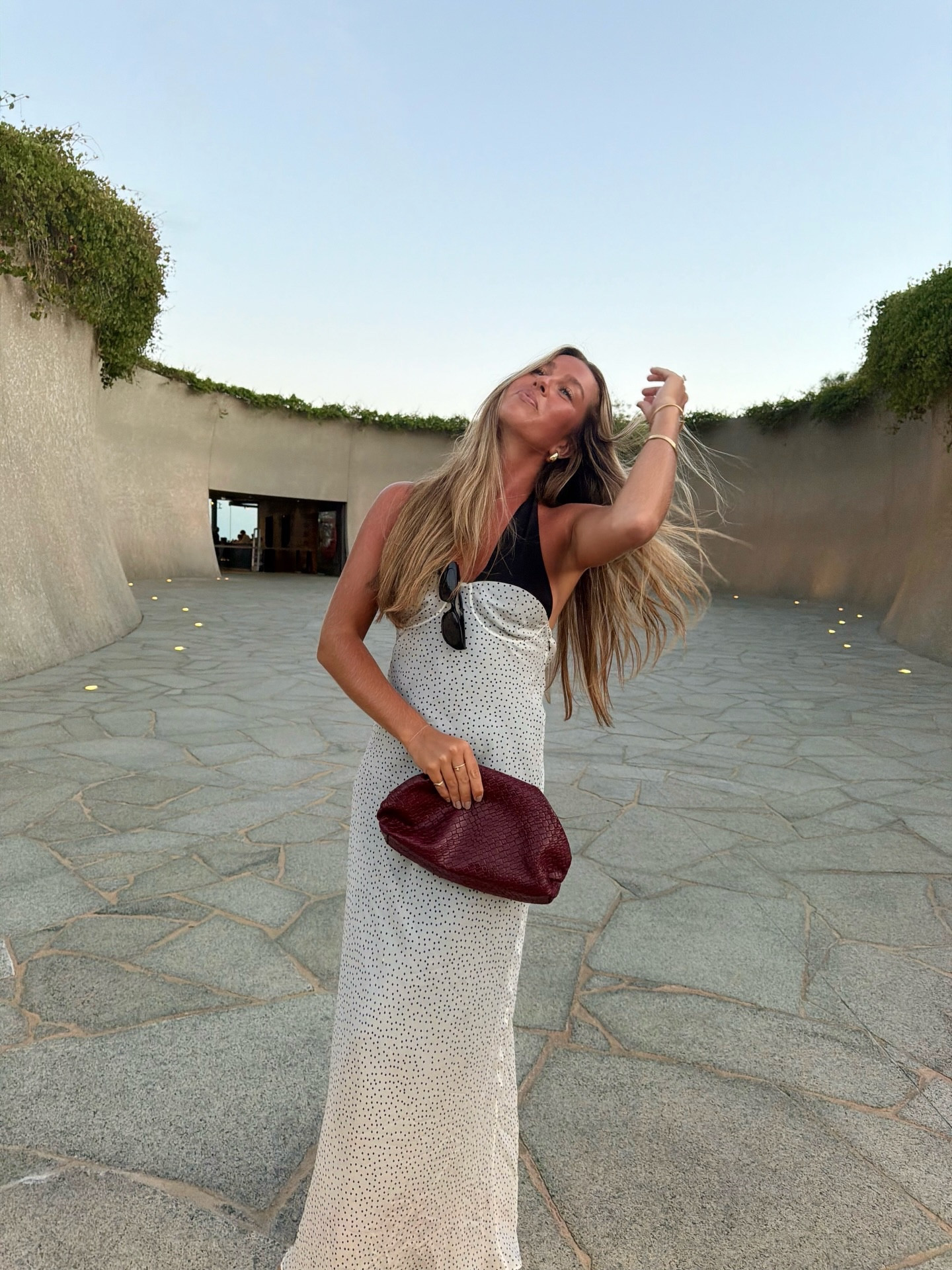 golden hour date night at @laura_ptleoestate ✨ 
thank you for having us x