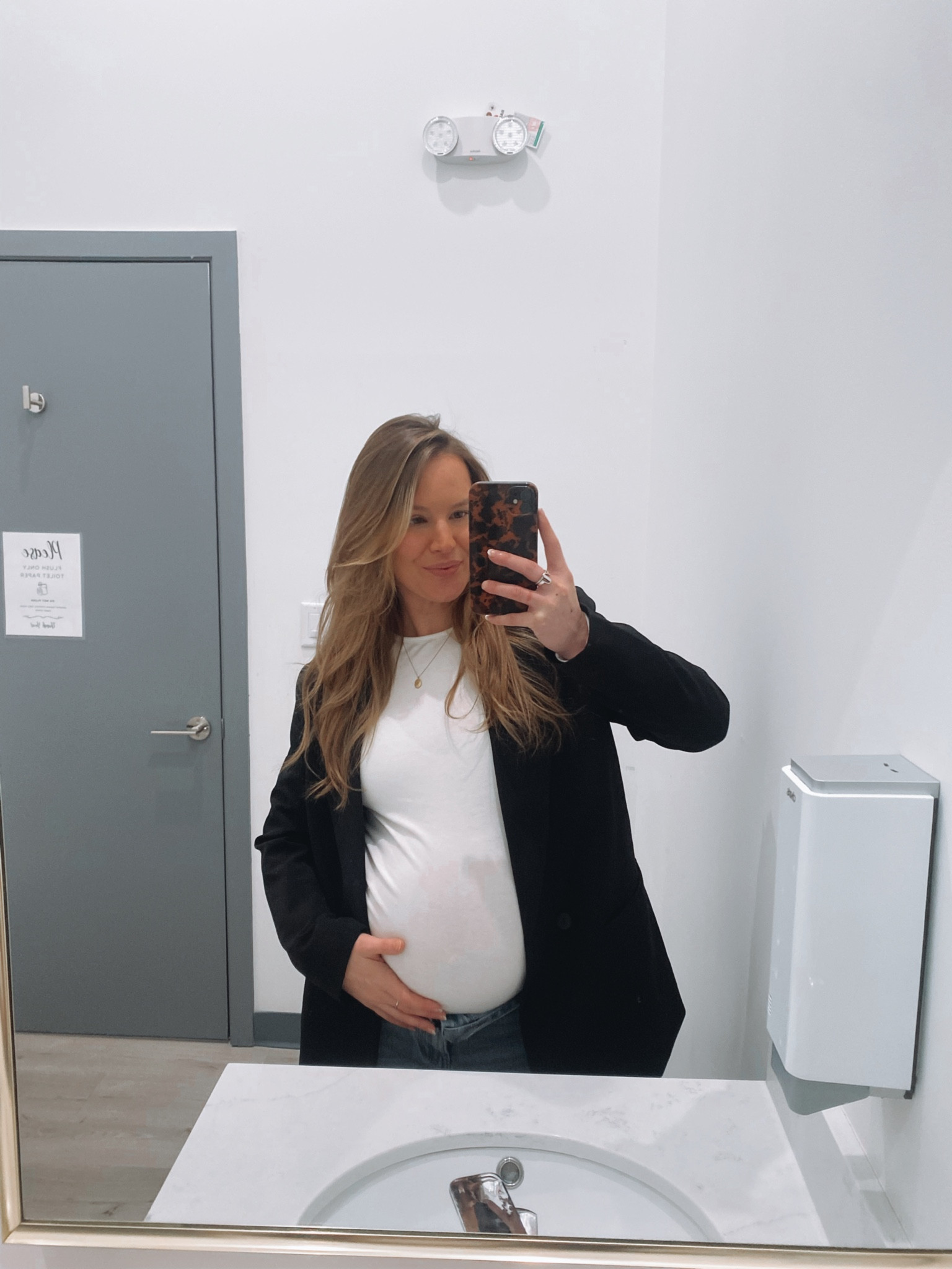 Bump friendly third trimester outfit 

#LTKcanada #LTKmaternity #LTKstyletip