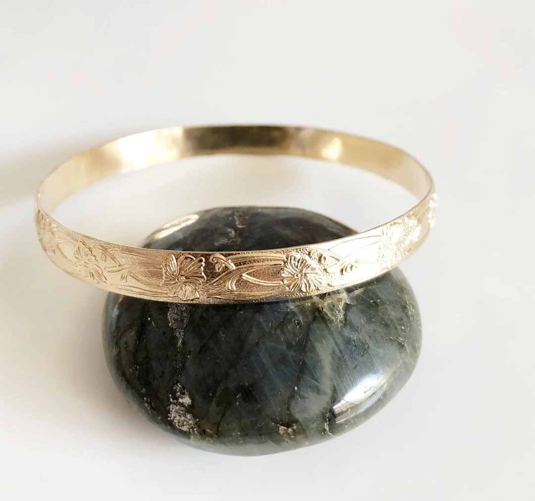 Bangle Jasmin - Hawaiian Heirloom Bangle - 8mm Heirloom Bangle - Gold Filled Bangle (B402) - Etsy | Etsy (US)