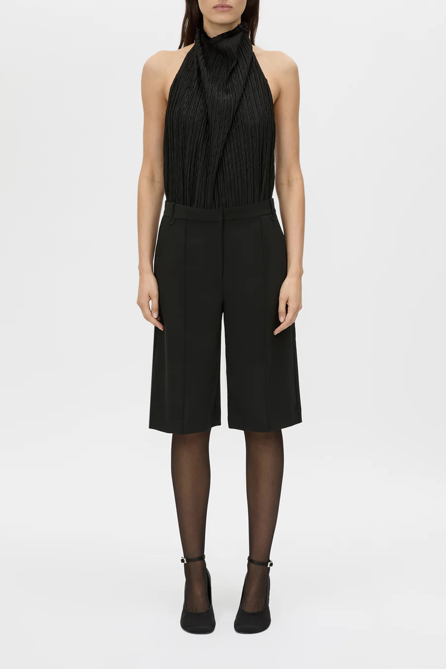 Mackinley Bermuda Short in Black - CAMILLA AND MARC® C&M | CAMILLA AND MARC (ANZ)