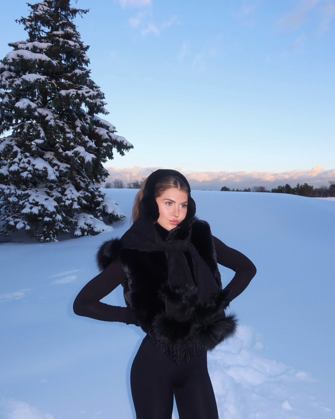 get me on a ski trip ⛷️🖤 the scarf is from a local boutique in Finland but I linked the rest of the items! 