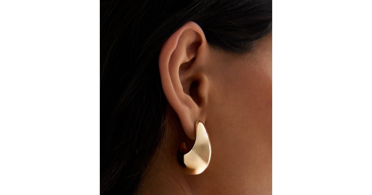 Gold Tone 3D Chunky Stud Earrings | New Look | New Look (UK)