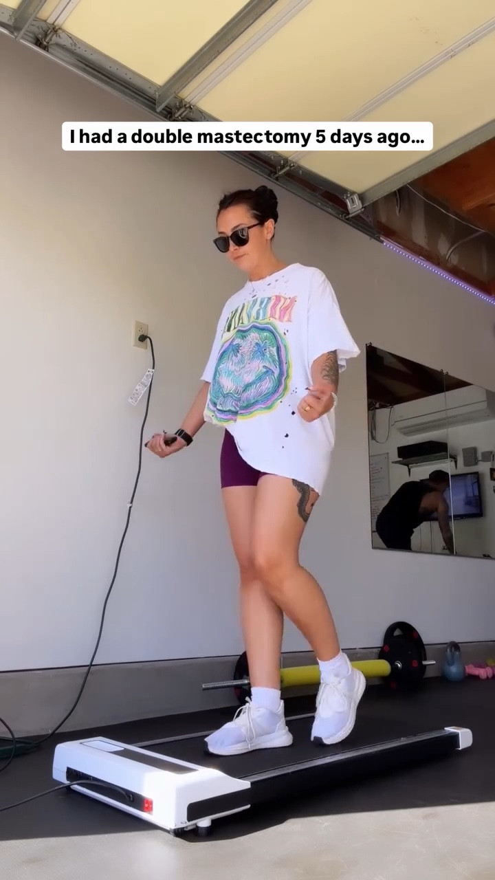 In 2020, pain didn’t just hurt my body.
It stole my sense of self.

After removing my breast implants, the nerve pain was electric. Unpredictable. Loud.

I became afraid of my own skin.

So I stopped moving.
Stopped stretching.
Stopped touching the area.

I thought I was protecting myself.

But I was teaching my nervous system that sensation meant danger.

It took me six years to get my body back.
Six years to rebuild trust.

Five days ago, I had a double mastectomy and with it came that same intense pain all over again.

I did not spend six years reclaiming my body just to hand it back to pain.

Yes… my surgeons support gentle walking and light mobility early, but I’m also protecting what I fought to rebuild.

So I walk, gently.
Stretch, lightly.
Massage, softly.
Breathe, instead of brace.

Not to eliminate sensation.
Not to rush healing.

But to protect the trust between me and my body.

Because once you’ve fought your way out of the control of chronic pain, you don’t hand it the keys move back in.

🫶🏻Your body is not your enemy. Follow along as I share my recovery and relearning my body w/ BRCA2 and early menopause from POI. 

Feeling CONFIDENT in @paragonfitwear code NICKIB saves you at checkout 💋

 #doublemastectomy #breastreconstruction #brca2 #paragongirl #paragonfitwear